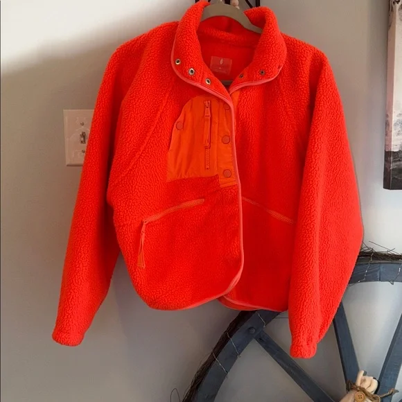⭐️NWOT Free People Hit the Slopes Fleece Jacket⭐️ - Picture 6 of 10